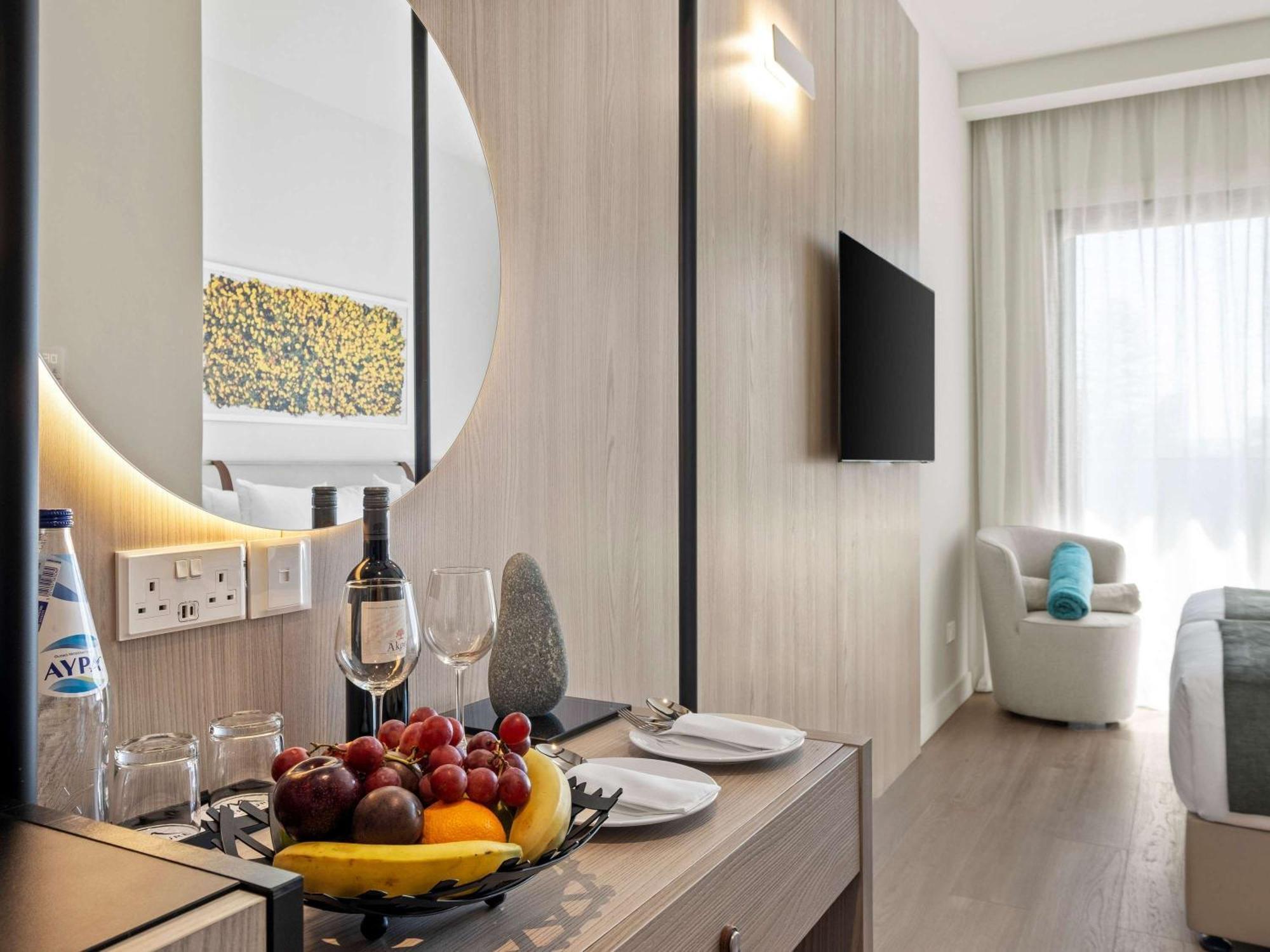 Mercure Larnaca City Exterior foto