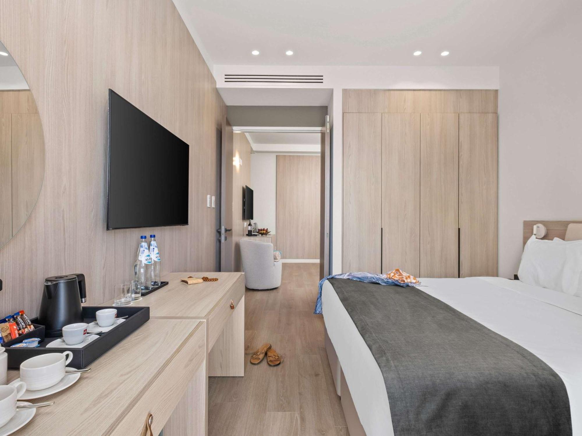Mercure Larnaca City Exterior foto