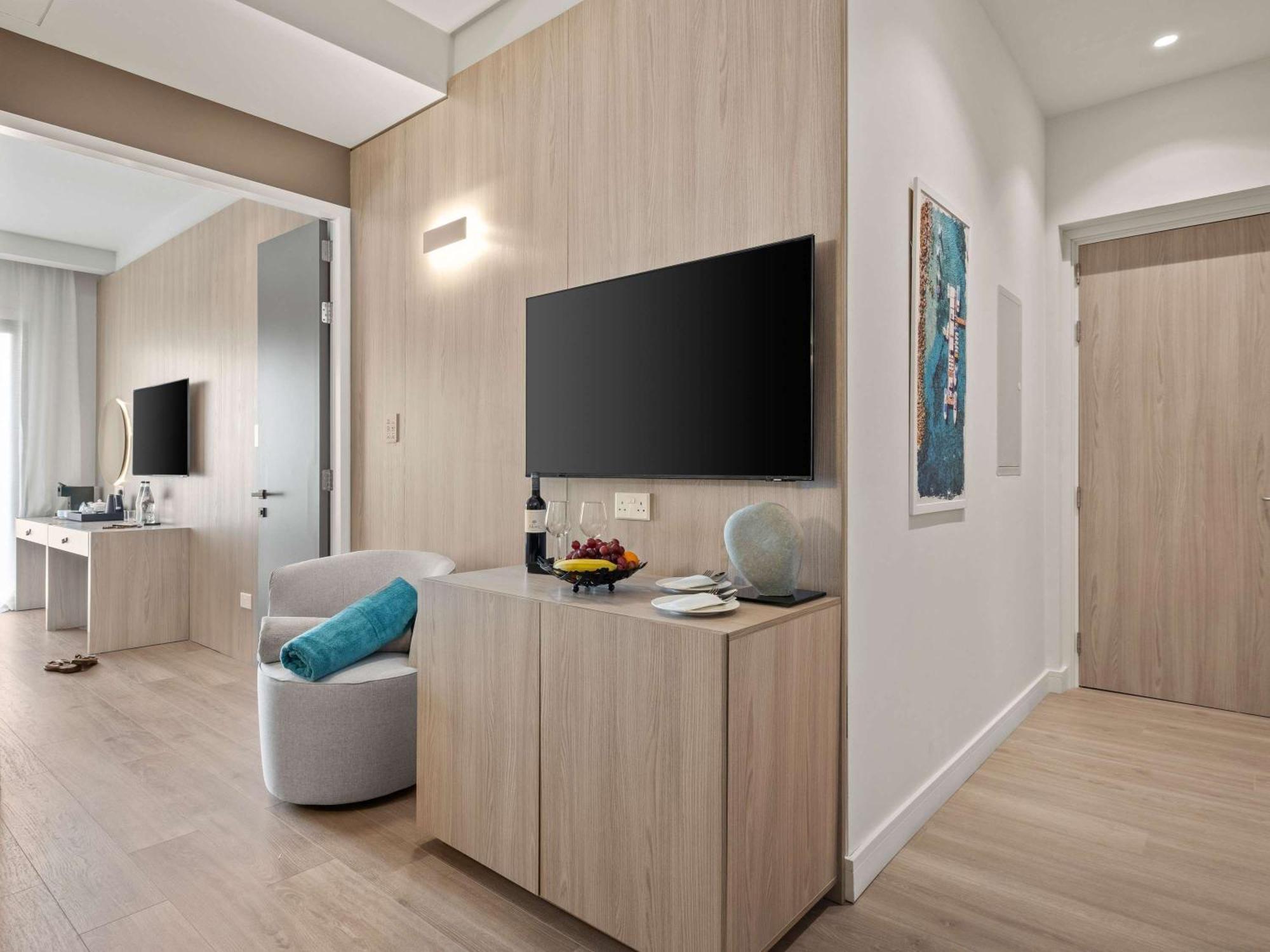 Mercure Larnaca City Exterior foto